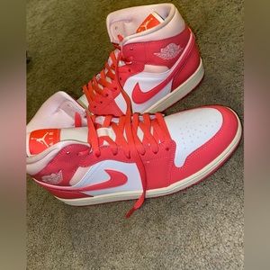 Woman’s Air Jordan 1 Mid size 12